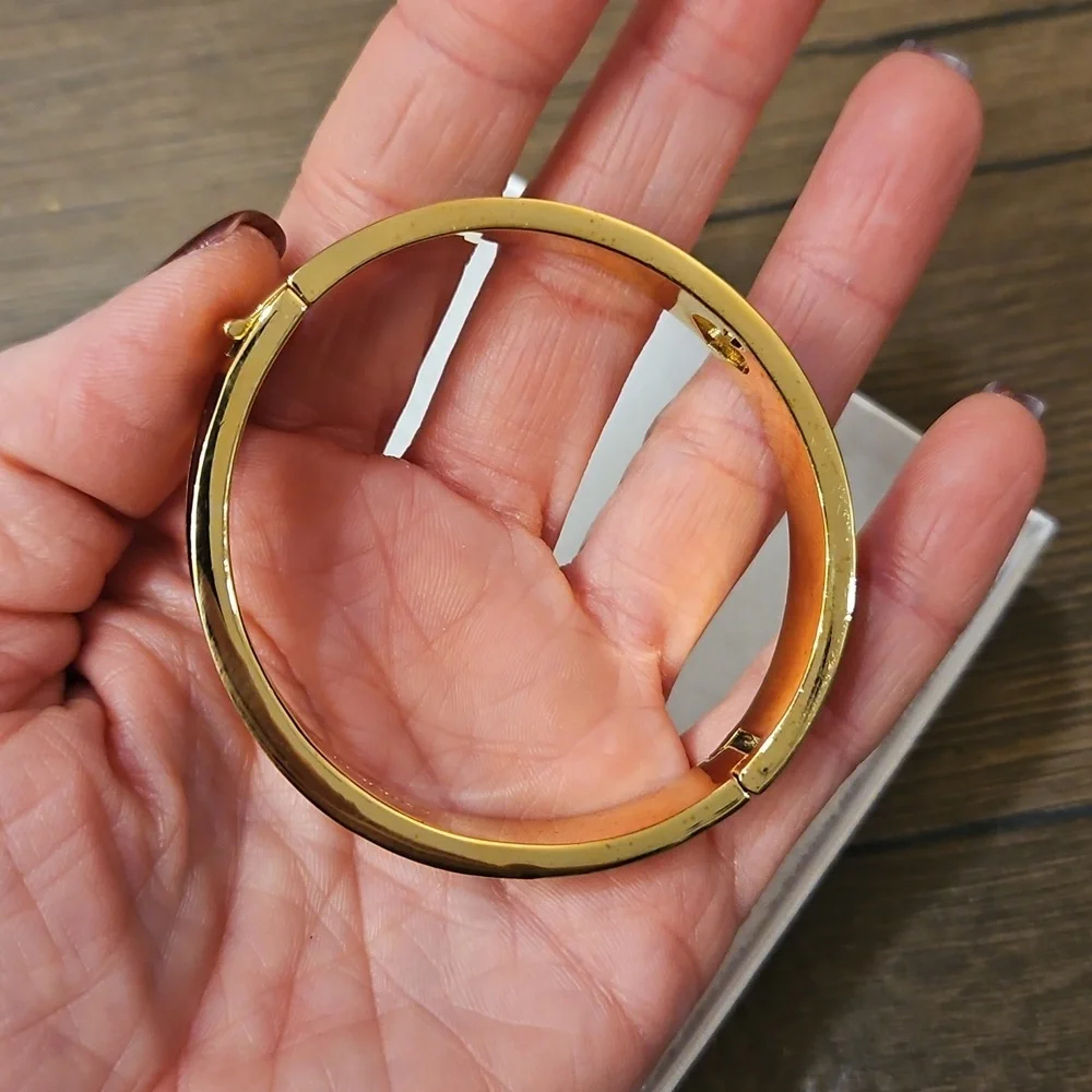 Kate Spade ♠️ Black & Gold Hole Punch Spade Hinged Bangle Bracelet - Picture 4 of 10